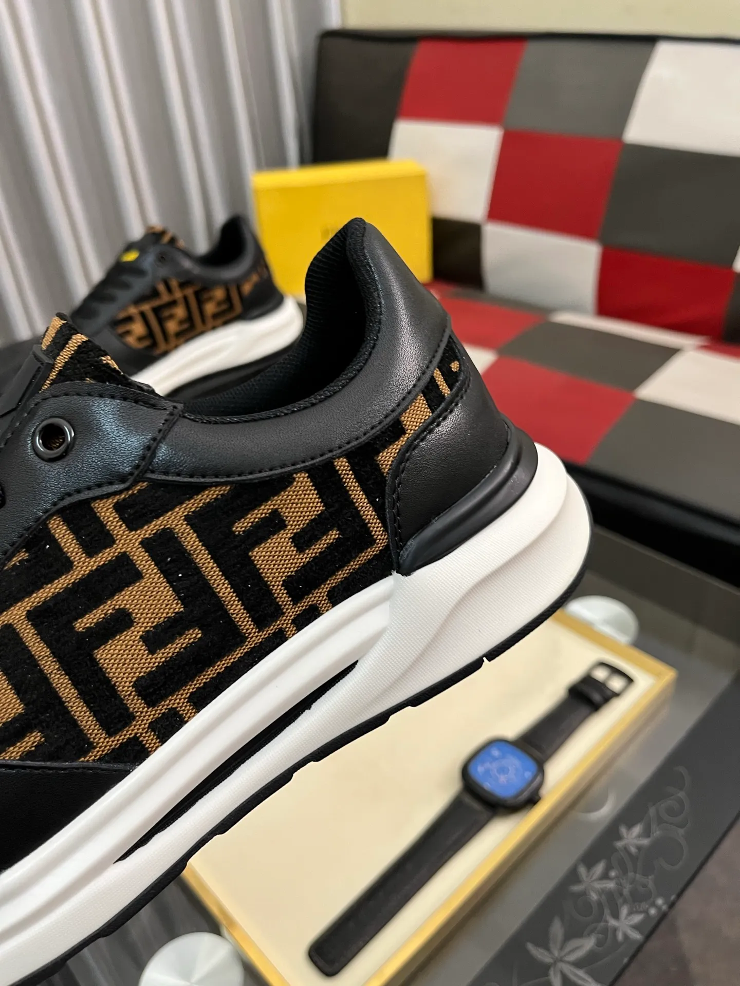 Men's Men's Shoes💰438⌚️⌚️[Fendi] Fendi's latest casual shoes for men! Available at counters simultaneously! A one-to-one replica of the original. All imported official website one-to-one cowhide fabric. The interior is made of top-grade sheepskin, and the original factory-supplied rubber outsole is used. Leading new fashion concepts. Matching code: 38-44. 2️⃣ colors available